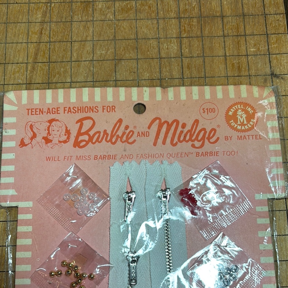 Mattel 1963 Barbie and Midge Fashion Accessories Silver Zippers Buttons 8”x5.75” - Picture 8 of 17